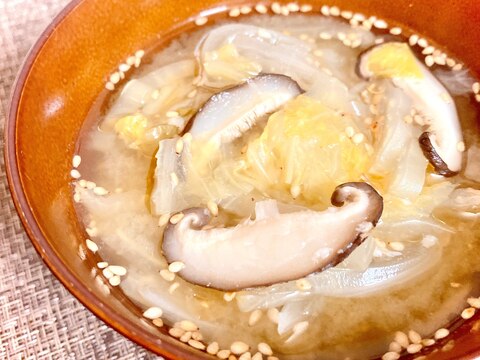 白菜と玉ねぎの中華味噌スープ